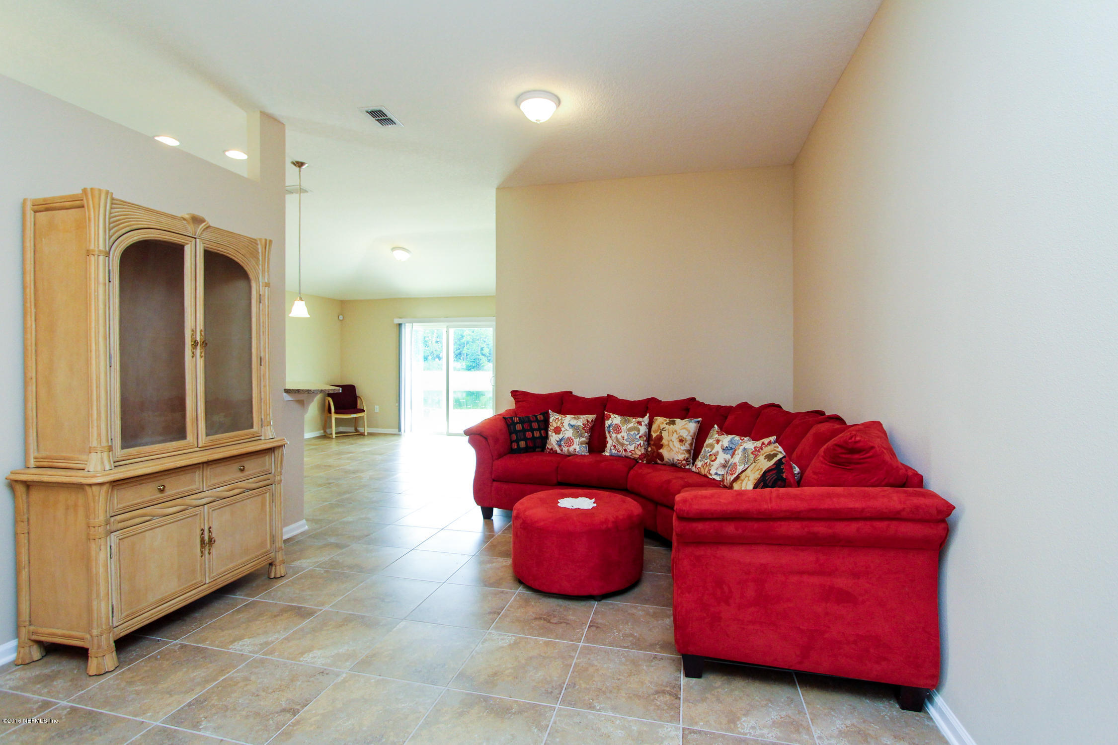 5778 Royalty Road Jacksonville, FL 32254 - Photo 6 of 30 Living Room