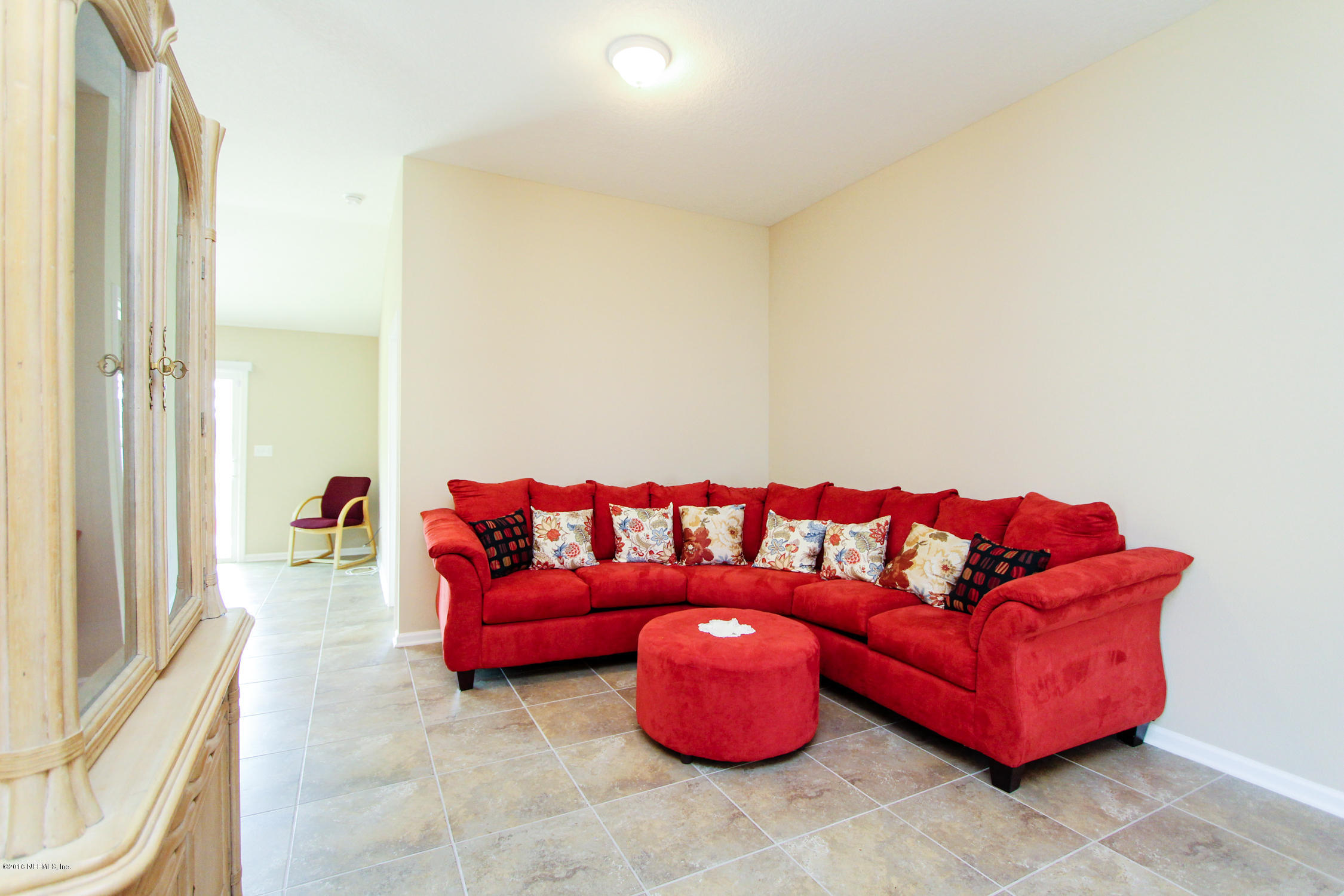 5778 Royalty Road Jacksonville, FL 32254 - Photo 7 of 30 Living Room View 2