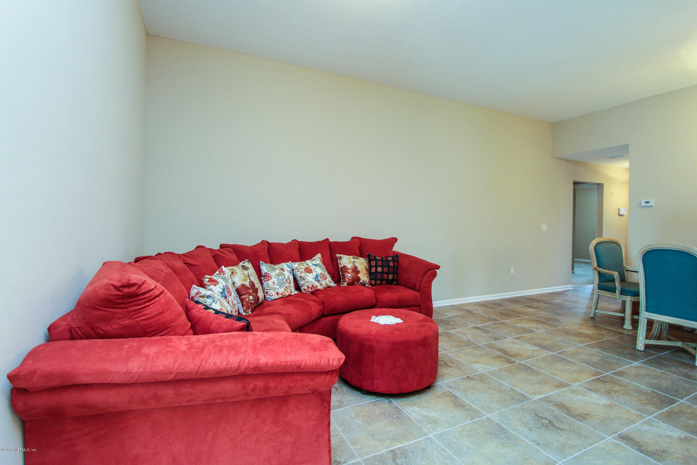 5778 Royalty Road Jacksonville, FL 32254 - Photo 8 of 30 Living Room View 3