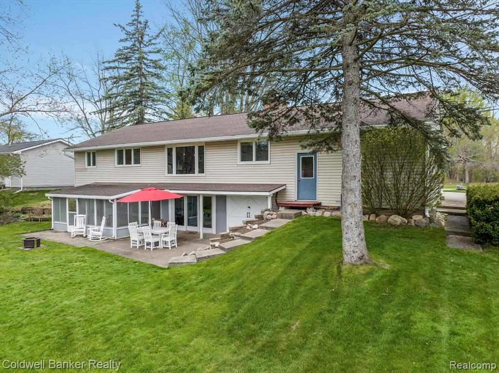 9070 Sashabaw Road Clarkston, MI 48348 - Photo 38 of 44