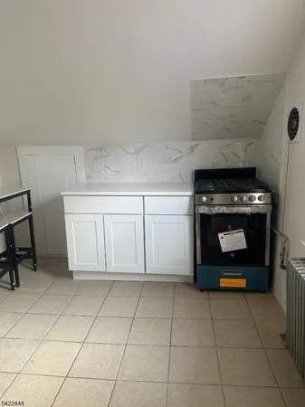 $2,300 | 84 Washington Avenue, Hawthorne, NJ 07506