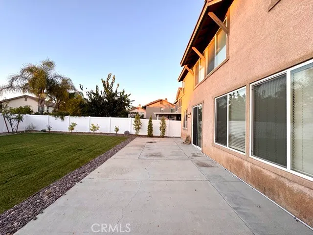 a view of terrace with city view