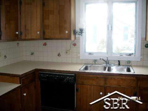 3720 North River Road Freeland, MI 48623 - Photo 7 of 19 20391489-6.JPG