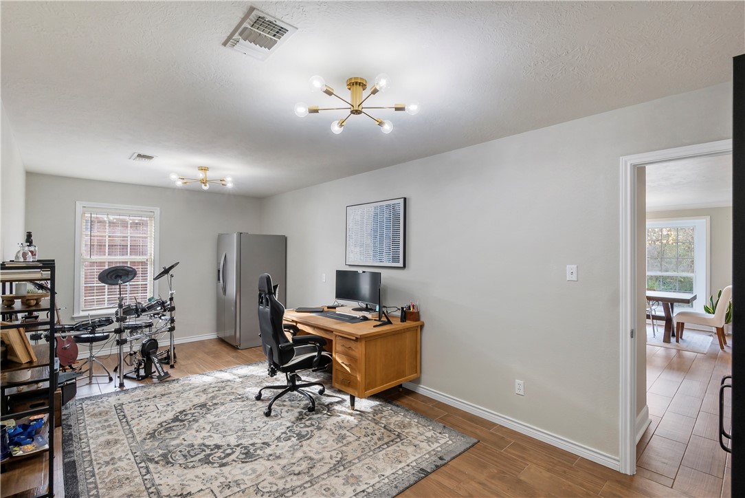 2601 Manchester Drive Bryan, TX 77802 - Photo 17 of 23