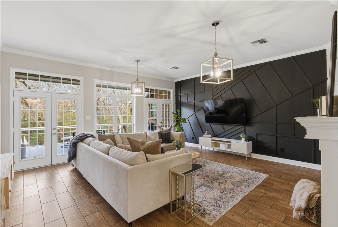 2601 Manchester Drive Bryan, TX 77802 - Photo 2 of 23