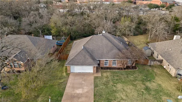 $369,900 | 2601 Manchester Drive, Bryan, TX 77802
