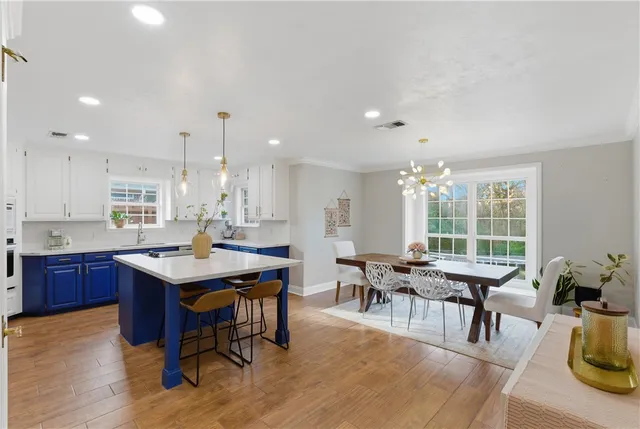 $369,900 | 2601 Manchester Drive, Bryan, TX 77802