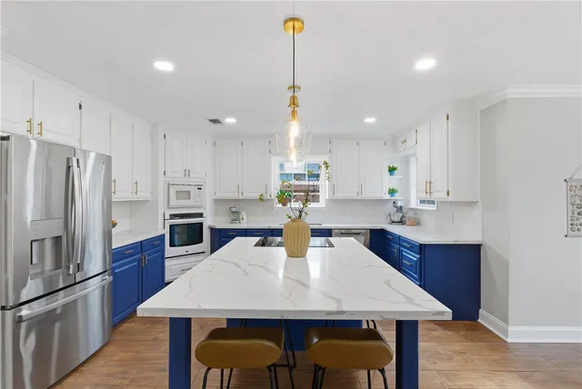 $369,900 | 2601 Manchester Drive, Bryan, TX 77802