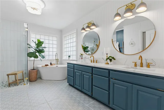 $369,900 | 2601 Manchester Drive, Bryan, TX 77802