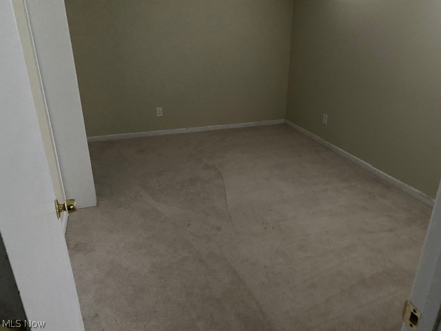 4410 Adrian Road Cleveland, OH 44121 - Photo 13 of 20