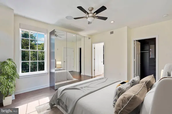 $1,049,900 | 1610 North Queen Street, Unit 213, Arlington, VA 22209