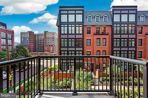 $1,049,900 | 1610 North Queen Street, Unit 213, Arlington, VA 22209