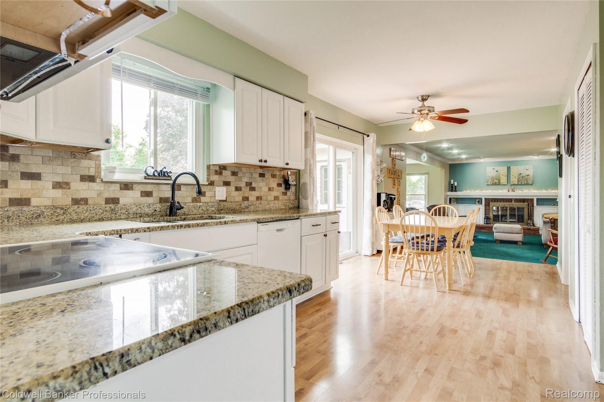2481 Eaton Gate Road Lake Orion, MI 48360 - Photo 28 of 71 Kitchen viewed from dining room