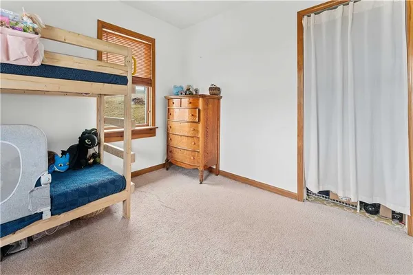 a view of a livingroom with closet