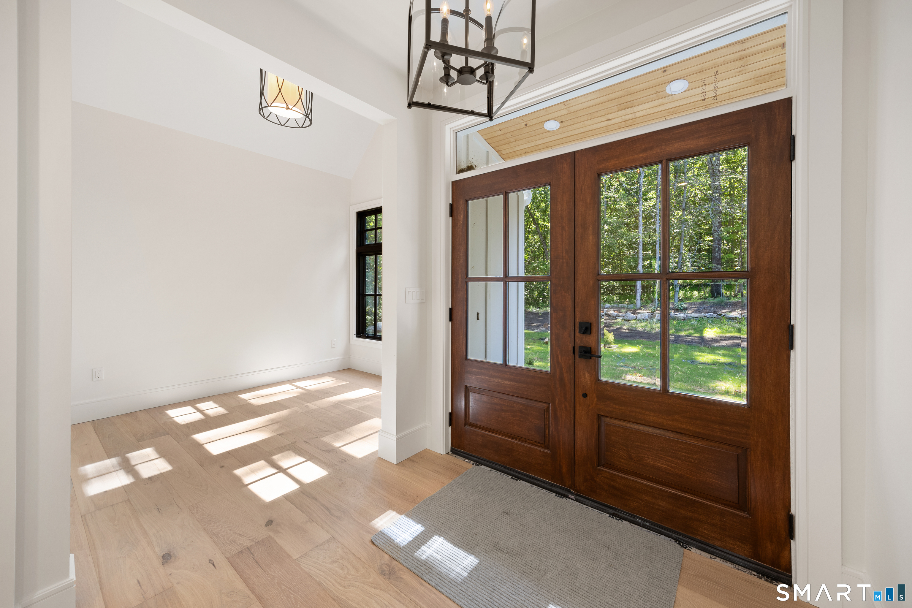 12 Chestnut Lane Washington, CT 06777 - Photo 8 of 40 FOYER AND DEN