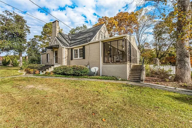 a house view with a outdoor space