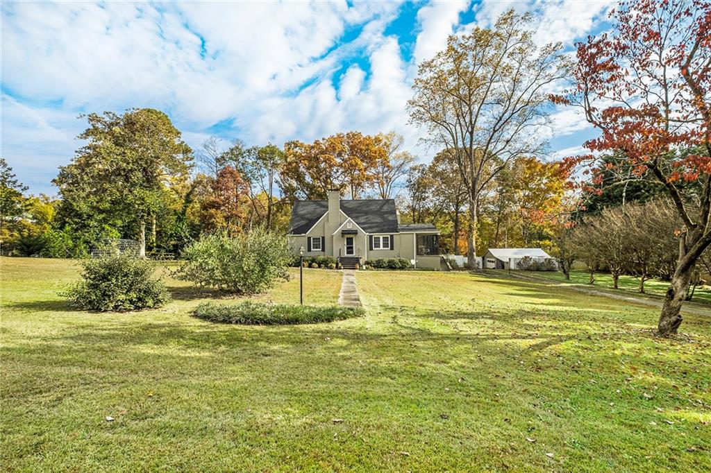 139 Myrtle Street Toccoa, GA 30577 - Photo 34 of 42 a view of a yard with swimming pool