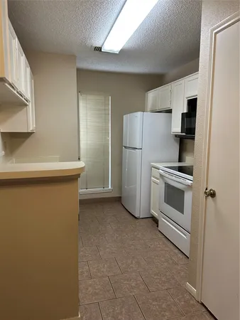 $1,300 | 2121 Hepburn Street, Unit 310, Houston, TX 77054