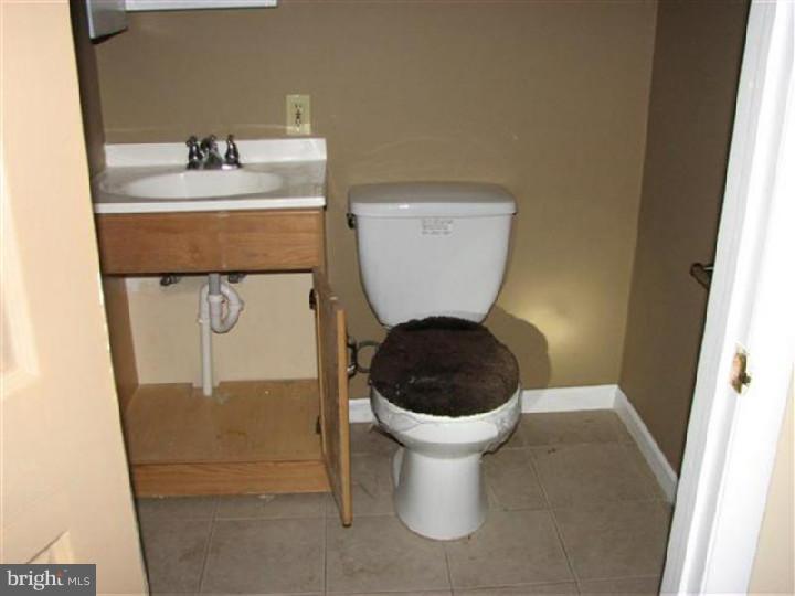 1009 Thornton Road Boothwyn, PA 19061 - Photo 14 of 15 Bathroom