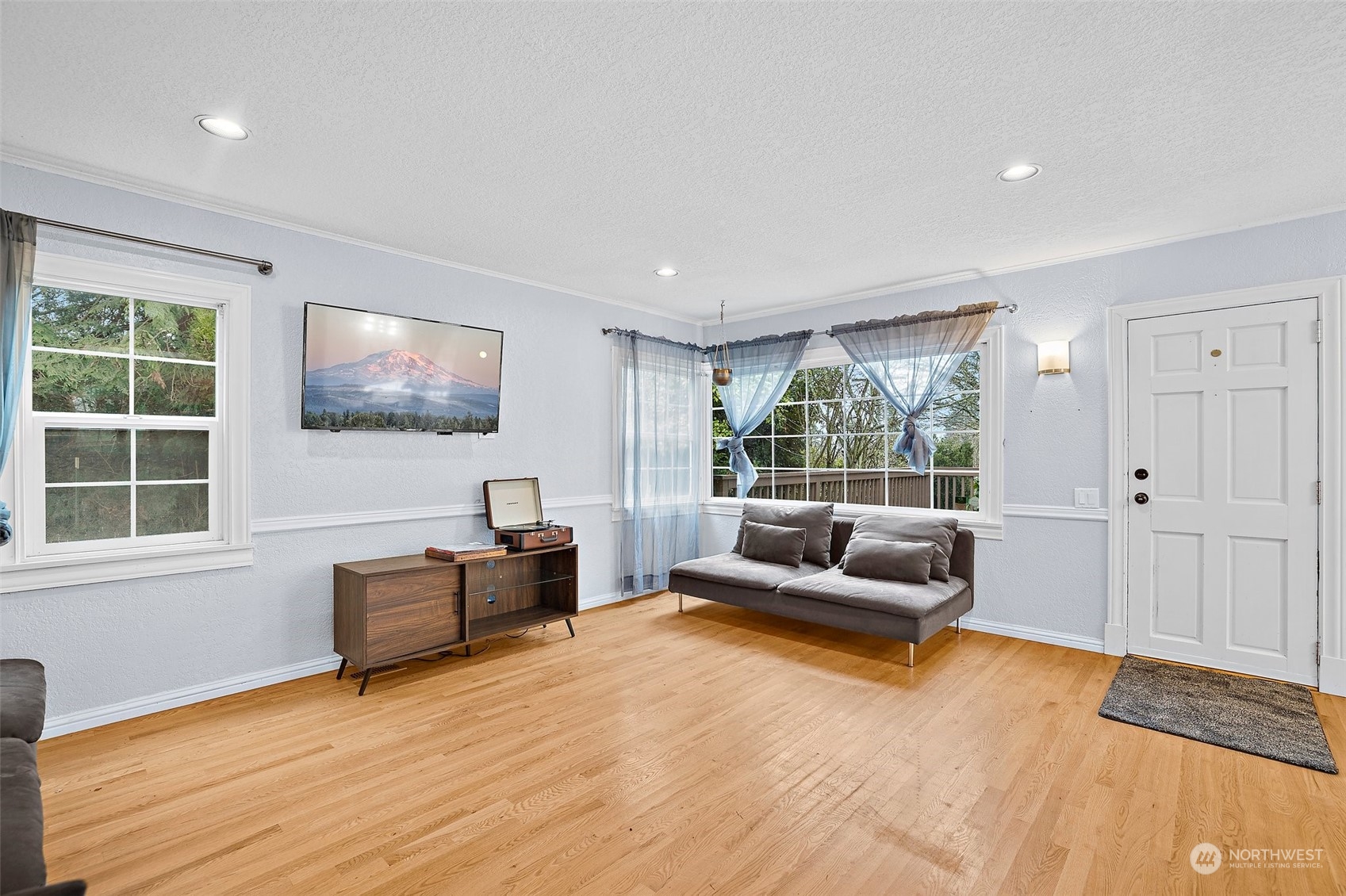 2224 High Avenue Northeast Renton, WA 98056 - Photo 7 of 34 Gallery Image 7