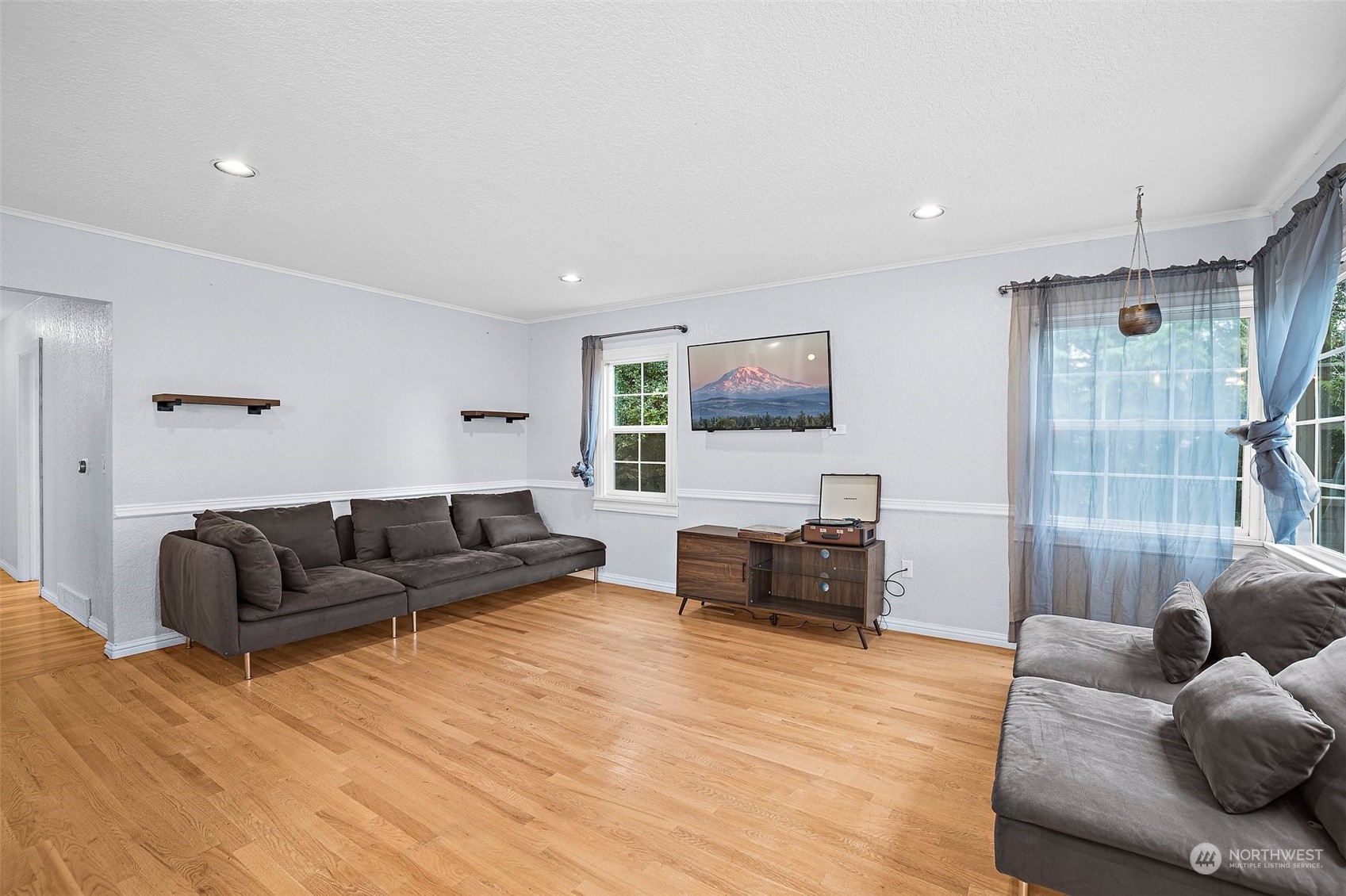 2224 High Avenue Northeast Renton, WA 98056 - Photo 9 of 34 Gallery Image 9