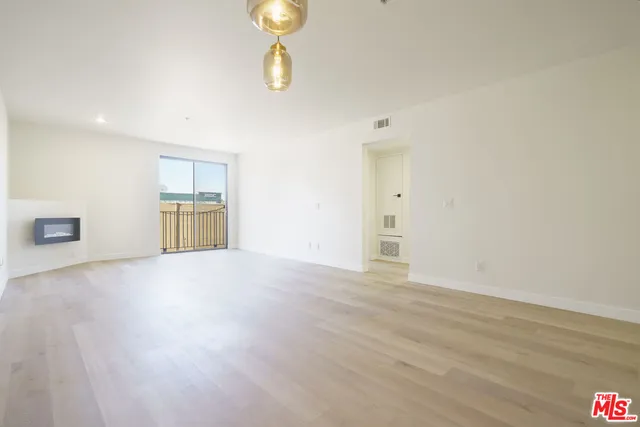 $658,000 | 625 South Berendo Street, Unit 209, Los Angeles, CA 90005