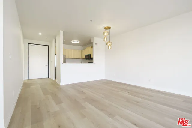 $658,000 | 625 South Berendo Street, Unit 209, Los Angeles, CA 90005