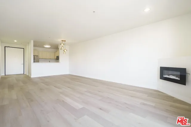 $658,000 | 625 South Berendo Street, Unit 209, Los Angeles, CA 90005