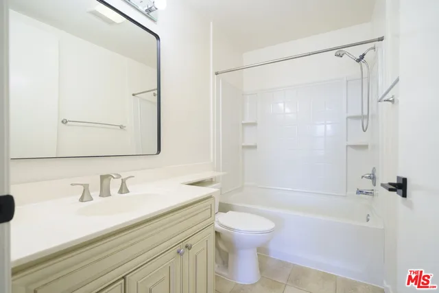 $658,000 | 625 South Berendo Street, Unit 209, Los Angeles, CA 90005