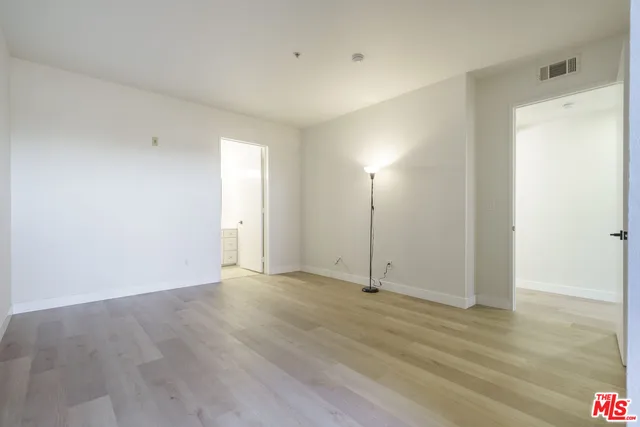 $658,000 | 625 South Berendo Street, Unit 209, Los Angeles, CA 90005