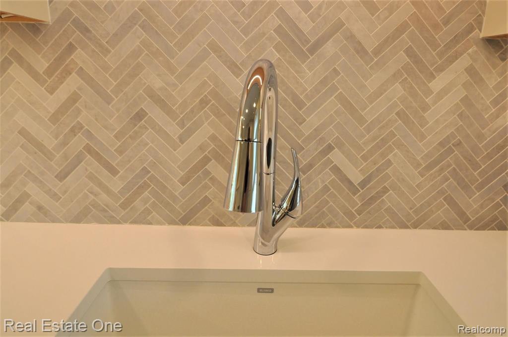 376 Willow Grove Lane, Unit 33 Rochester Hills, MI 48307 - Photo 10 of 44