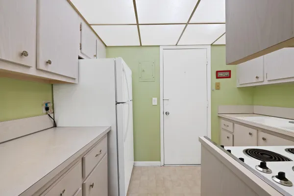 $80,000 | 1821 Northeast 62nd Street, Unit 326, Fort Lauderdale, FL 33308