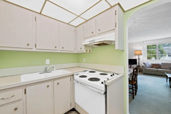 $80,000 | 1821 Northeast 62nd Street, Unit 326, Fort Lauderdale, FL 33308