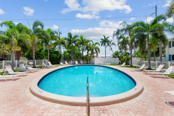 $80,000 | 1821 Northeast 62nd Street, Unit 326, Fort Lauderdale, FL 33308