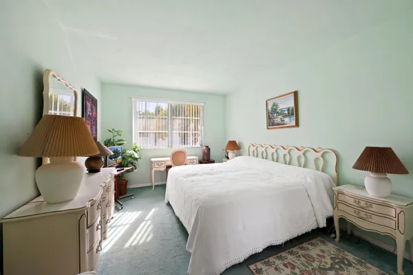 $80,000 | 1821 Northeast 62nd Street, Unit 326, Fort Lauderdale, FL 33308