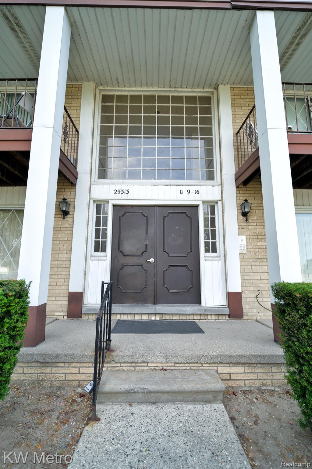 29313 Hayes Road, Unit 38 Warren, MI 48088 - Photo 2 of 20 Building Entrance