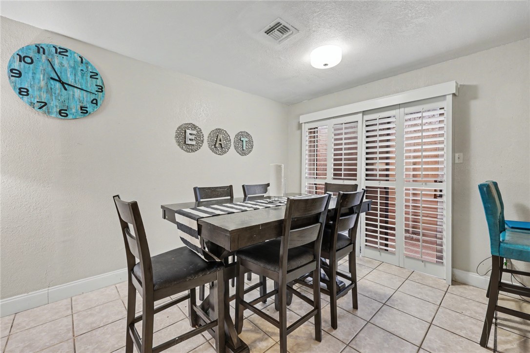 7130 Everhart Road, Unit 4 Corpus Christi, TX 78413 - Photo 9 of 27