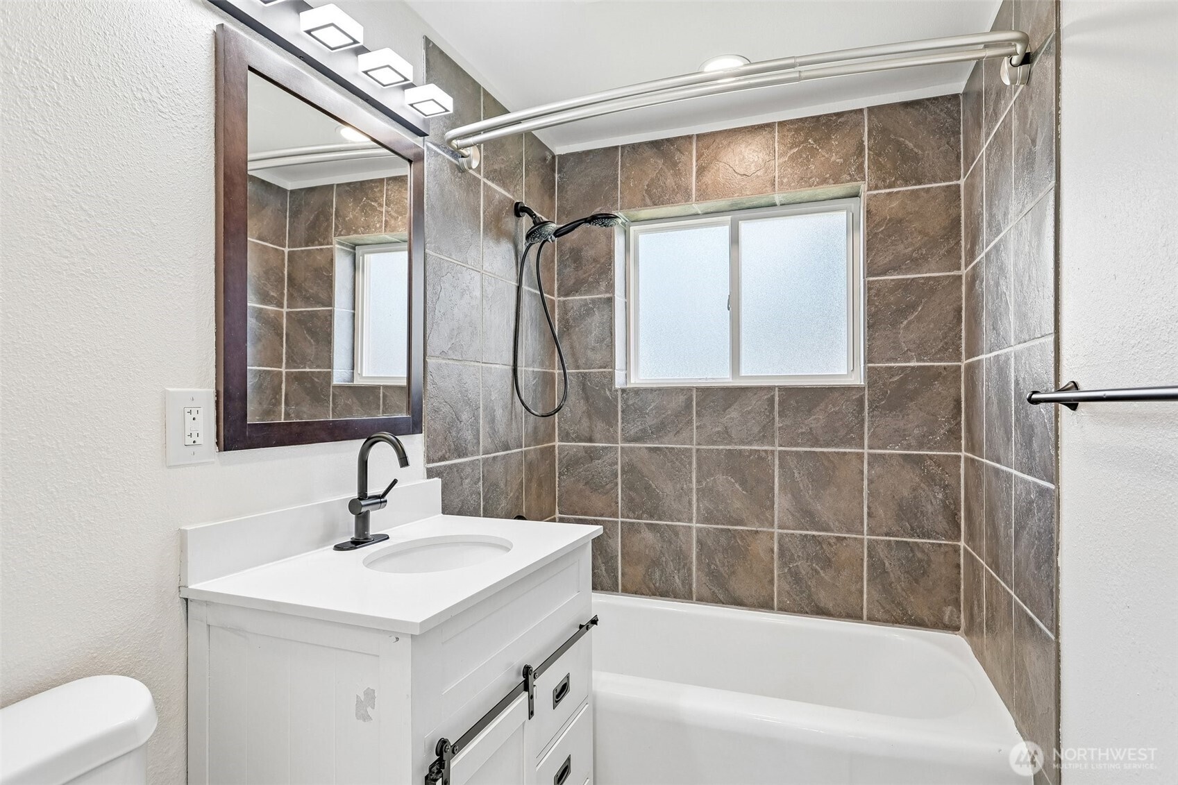 3425 Northeast 7th Place Renton, WA 98056 - Photo 13 of 36 Gallery Image 13