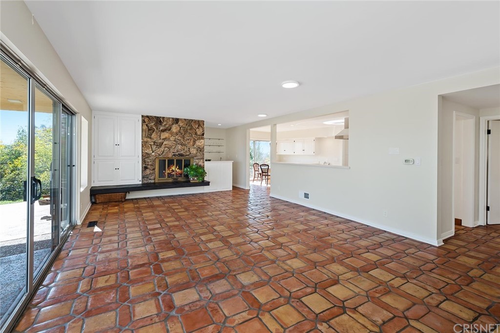 24971 Kit Carson Road Hidden Hills, CA 91302 - Photo 13 of 47