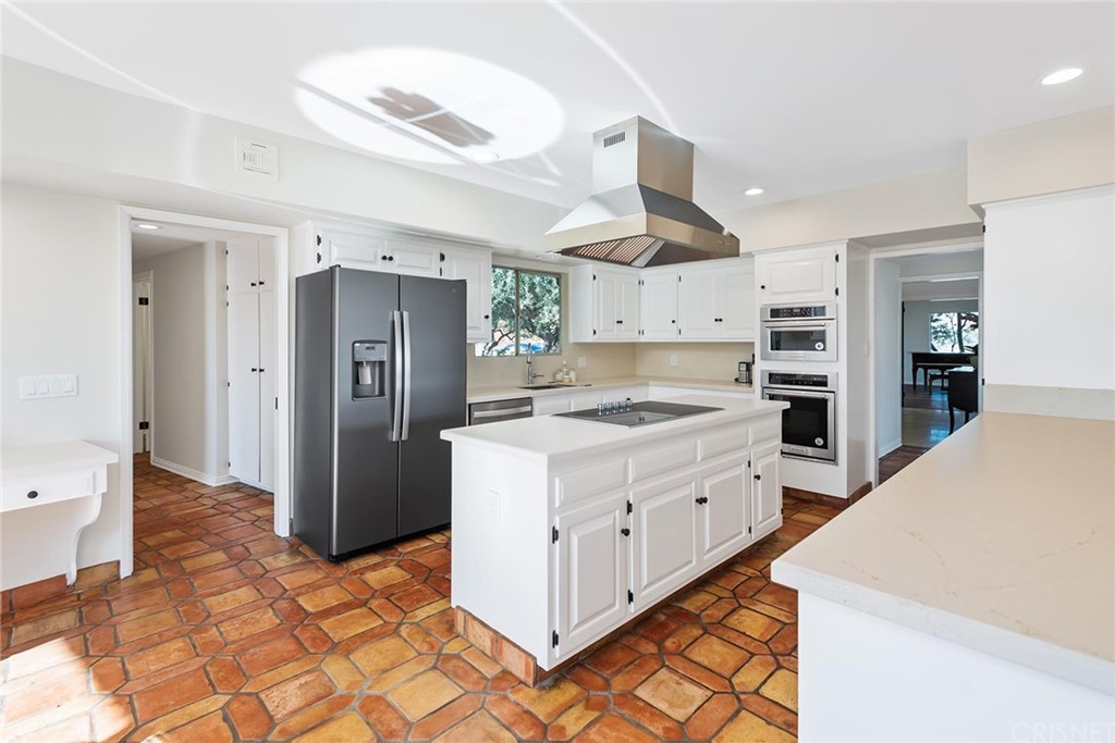 24971 Kit Carson Road Hidden Hills, CA 91302 - Photo 15 of 47