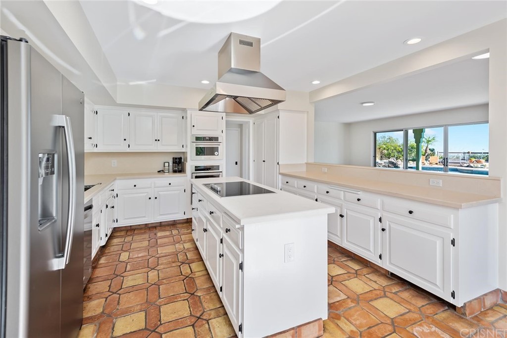 24971 Kit Carson Road Hidden Hills, CA 91302 - Photo 16 of 47