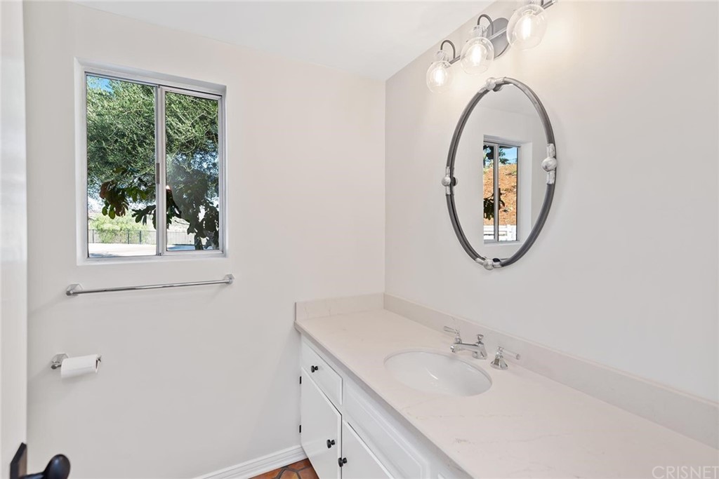 24971 Kit Carson Road Hidden Hills, CA 91302 - Photo 20 of 47