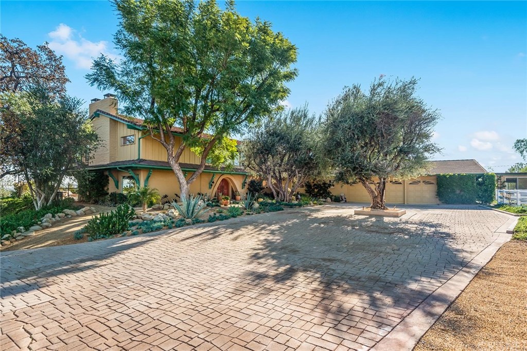 24971 Kit Carson Road Hidden Hills, CA 91302 - Photo 2 of 47