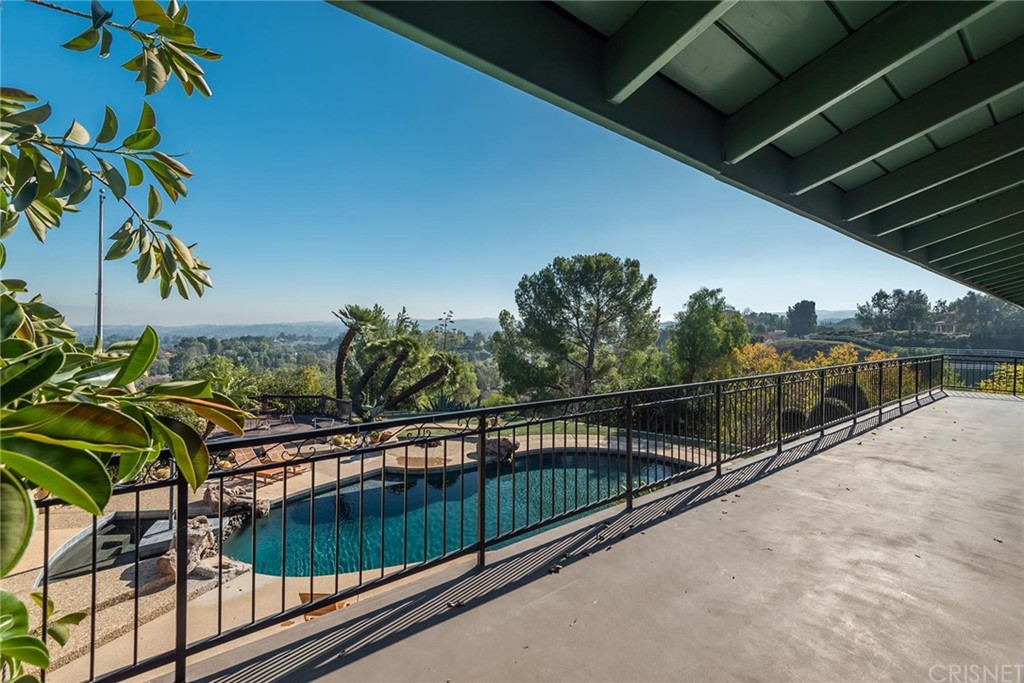 24971 Kit Carson Road Hidden Hills, CA 91302 - Photo 33 of 47