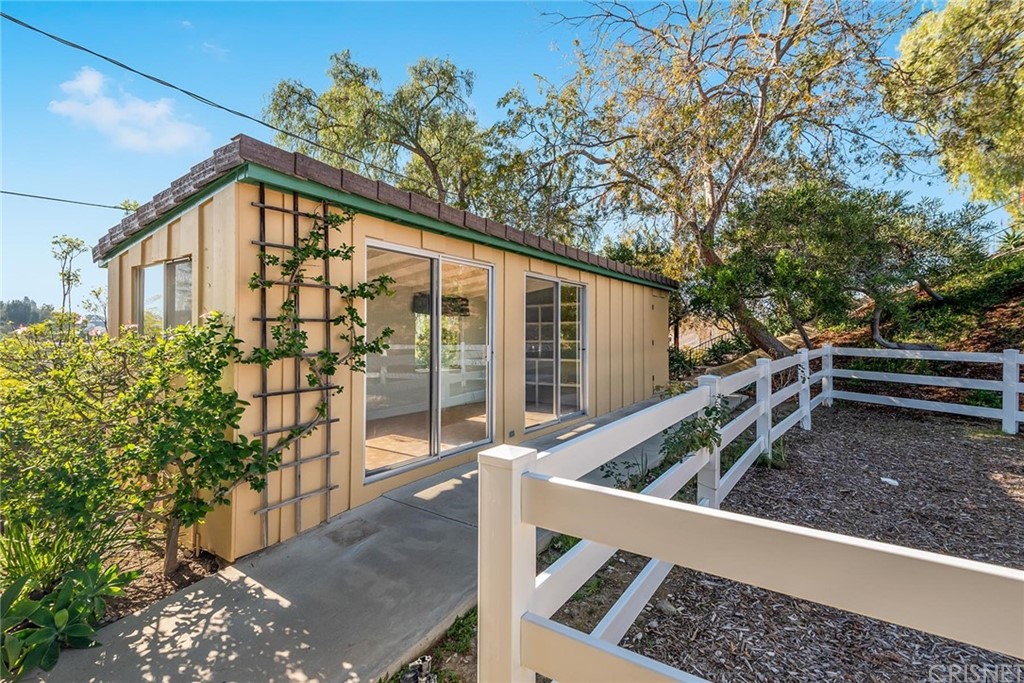 24971 Kit Carson Road Hidden Hills, CA 91302 - Photo 42 of 47