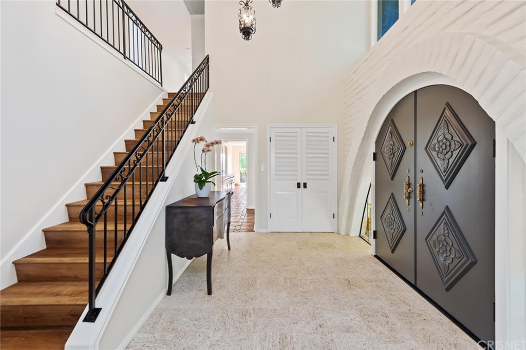 24971 Kit Carson Road Hidden Hills, CA 91302 - Photo 7 of 47