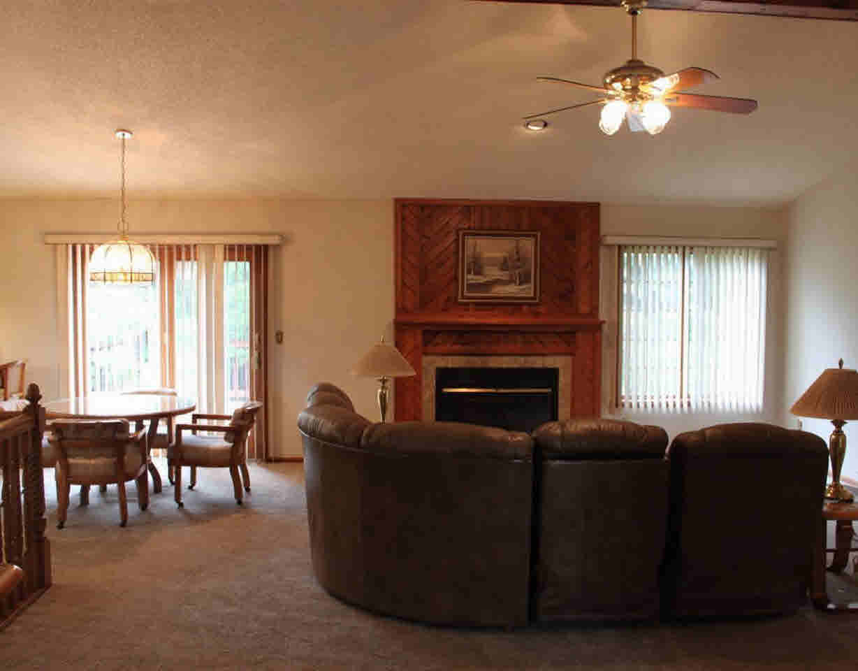1030 North Linden Road Flint, MI 48532 - Photo 19 of 57 21304686-18.JPG