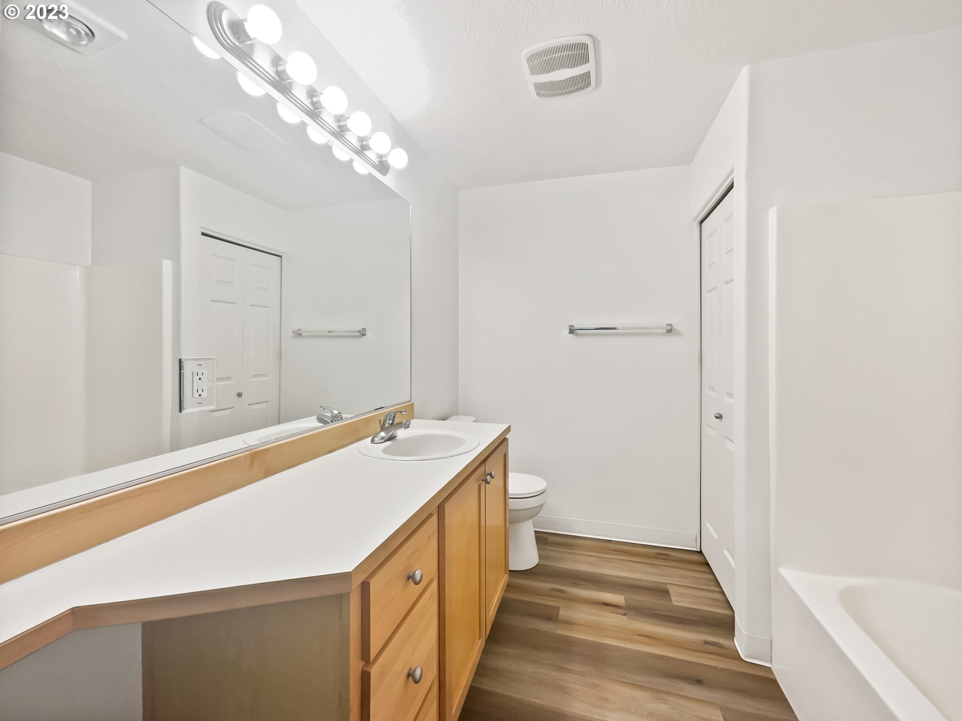 14735 Southwest Beard Road, Unit 101 Beaverton, OR 97007 - Photo 11 of 20 Gallery Image 11