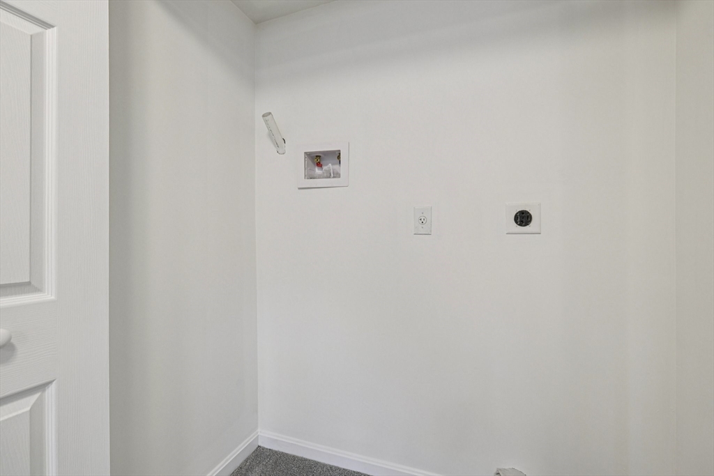 4 Hill Lane Shirley, MA 01464 - Photo 24 of 38 a view of a small space