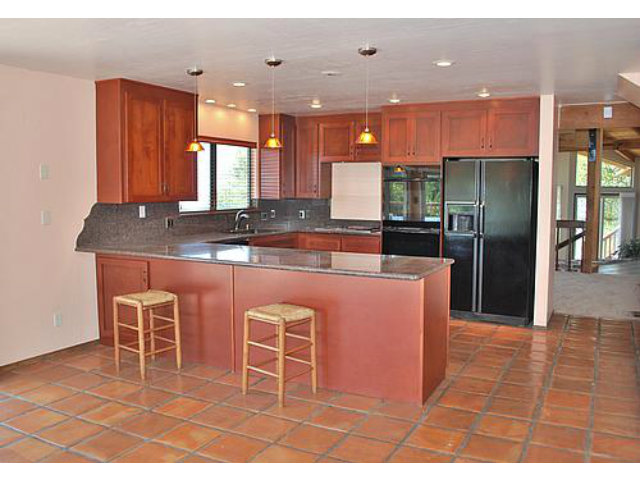 998 Hecker Pass Road Watsonville, CA 95076 - Photo 7 of 16 Gallery Image 7